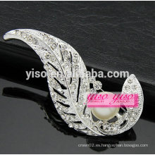 Broche de plumas de cristal